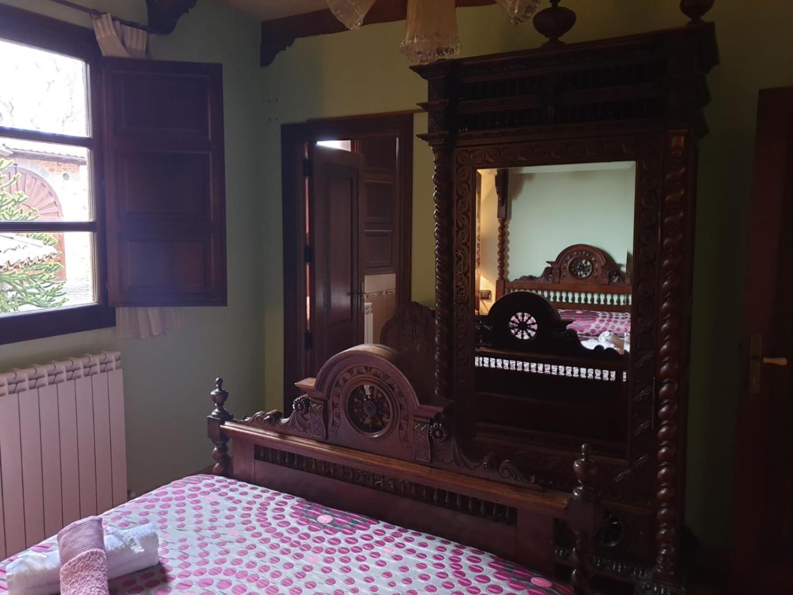 Palacio Del Conde De Rebolledo Villaviciosa de la Ribera Стая снимка
